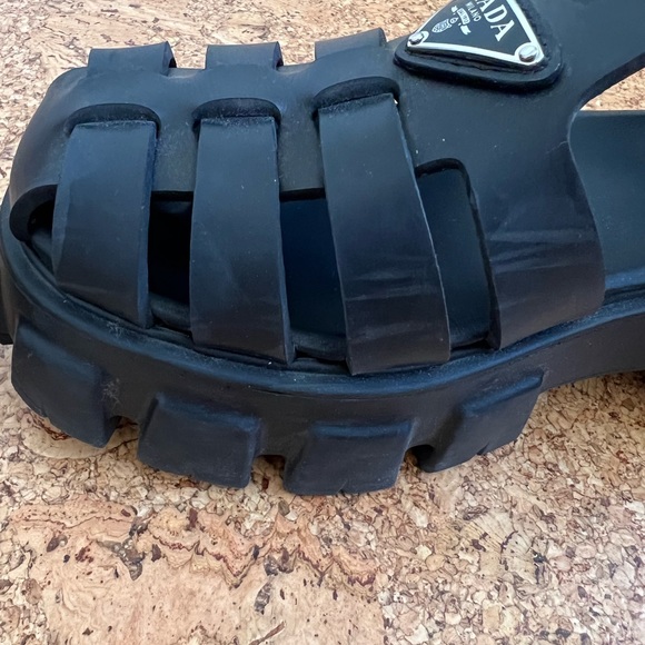 Authentic PRADA sandals - Picture 5 of 6